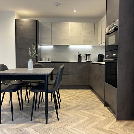 Manchester Apt, Free Parking, Business, Couples & Families Dış mekan fotoğraf
