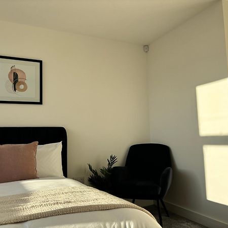 Manchester Apt, Free Parking, Business, Couples & Families Dış mekan fotoğraf